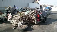 Kecelakaan Tunggal, Mobil Klasik dan Pencurinya Turut 'Ringsek'