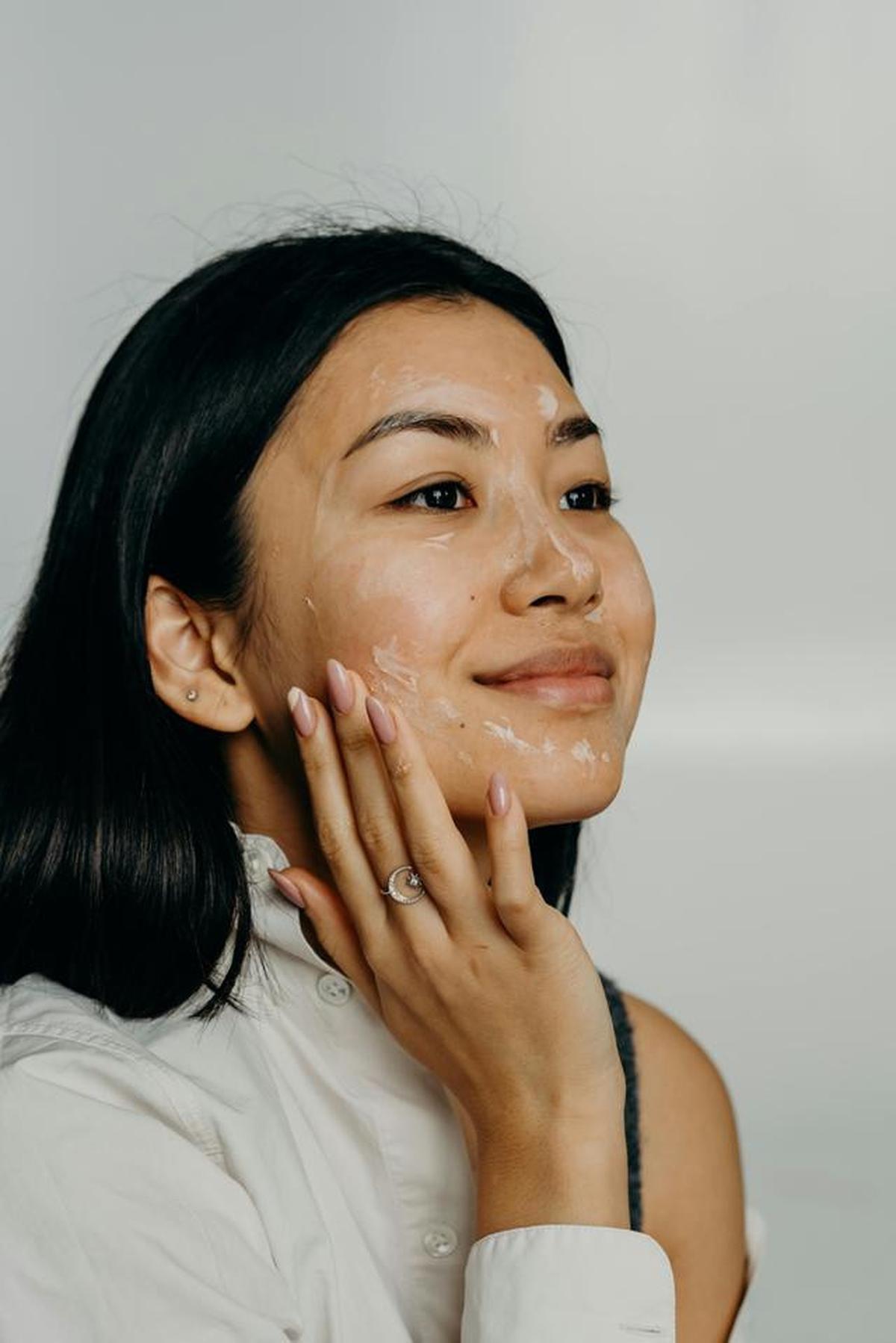 13 Kesalahan dalam Memakai Sunscreen yang Bikin Kulit Tetap Terpapar UV