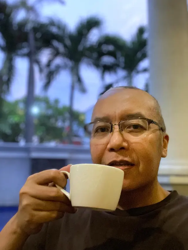 Sudah Kangen Konser, Ini 6 Potret Ari Lasso yang Kini Tampil Plontos