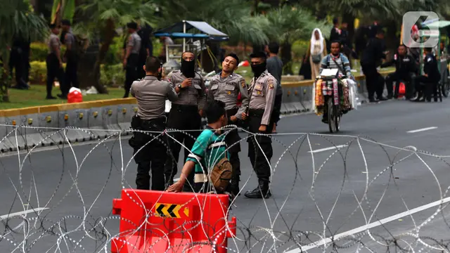 Hingga Sore, Akses Menuju Istana Negara Masih Ditutup