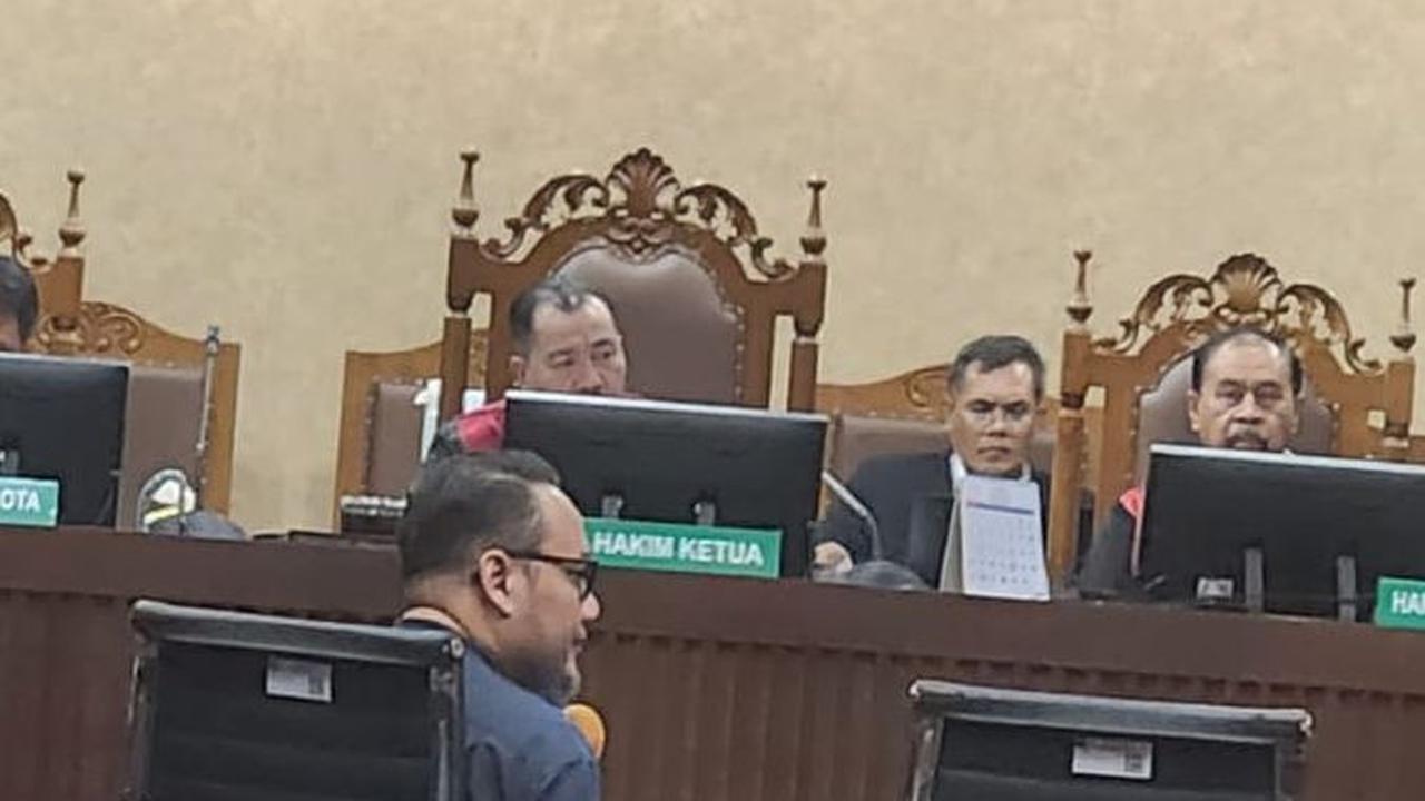 Pejabat Bakti Kominfo Ungkap Tiga Perusahaan Bagi-Bagi Hadiah mewah Terkait Proyek BTS