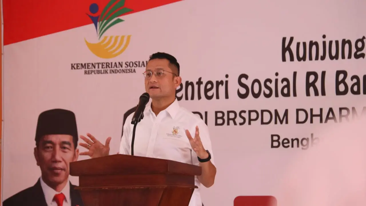 Cicipi Sirup Racikan Penyandang Disabilitas Mensos Simpulkan Ini Bukti Efektifitas Pendekatan Humanis dan Terapi Penghidupan