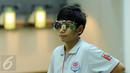 Petembak Junior Indonesia, I Kadek Rico V berkonsentrasi saat laga Final 10m Air Pistol Men Junior Kejuaraan Menembak ASEAN di Jakarta, Rabu (25/11/2015). Kadek meraih emas dengan 196.7 poin. (Liputan6.com/Helmi Fithriansyah)