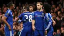 Pemain Chelsea, Cesar Azpilicueta (2kiri) merayakan gol bersama rekan-rekannya pada lanjutan Liga Premier Inggris di Stadion Stamford Bridge; Chelsea; Kamis (14/1/2016) dini hari WIB. (EPA/Sean Dempsey)