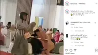 Emak-Emak Lupa Lepas Helm saat Pesta, Ini yang Terjadi