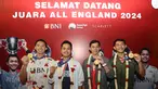 Skuad bulu tangkis Indonesia yang baru saja berlaga di All England 2024, termasuk juara dan runner-up tunggal putra, Jonatan Christie dan Antony Sinisuka Ginting serta juara ganda putra, pasangan Fajar Alfian/Muhammad Rian Ardianto  tiba di Bandara Soekarno Hatta, Senin (18/3/2024) malam WIB. Mereka disambut meriah oleh ratusan badminton lovers Indonesia yang telah menunggu di Terminal 3 Bandara Soetta. Hadir pula dalam acara penyambutan tersebut, Sekjen PP PBSI sekaligus Ketua Tim Pokja PBSI untuk Olimpiade Paris 2024, Muhammad Fadil Imran, Menpora RI, Dito Ariotedjo dan Chef de Mission Olimpiade Paris 2024, Anindya Novyan Bakrie. (Bola.com/M Iqbal Ichsan)