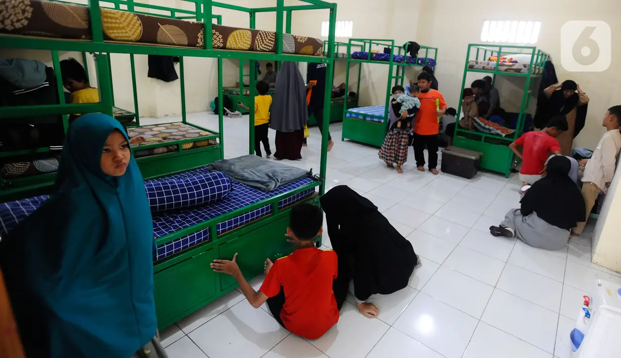 Suasana asrama pesantren di Ponpes Assalam di Kuripan, Ciseeng, Bogor, Rabu (13/7/20222). Sejumlah pesantren mulai awal bulan ini kembali melakukan kegiatan belajar mengajar Tahun Ajaran Baru 1443-1444 H/2022-2023 M. (merdeka.com/Arie Basuki)