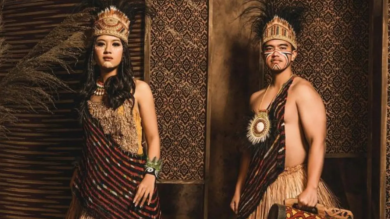 Jadi Konsep Terakhir, 6 Potret Prewedding Kaesang Pangarep-Erina Gudono Pakai Busana Adat Papua