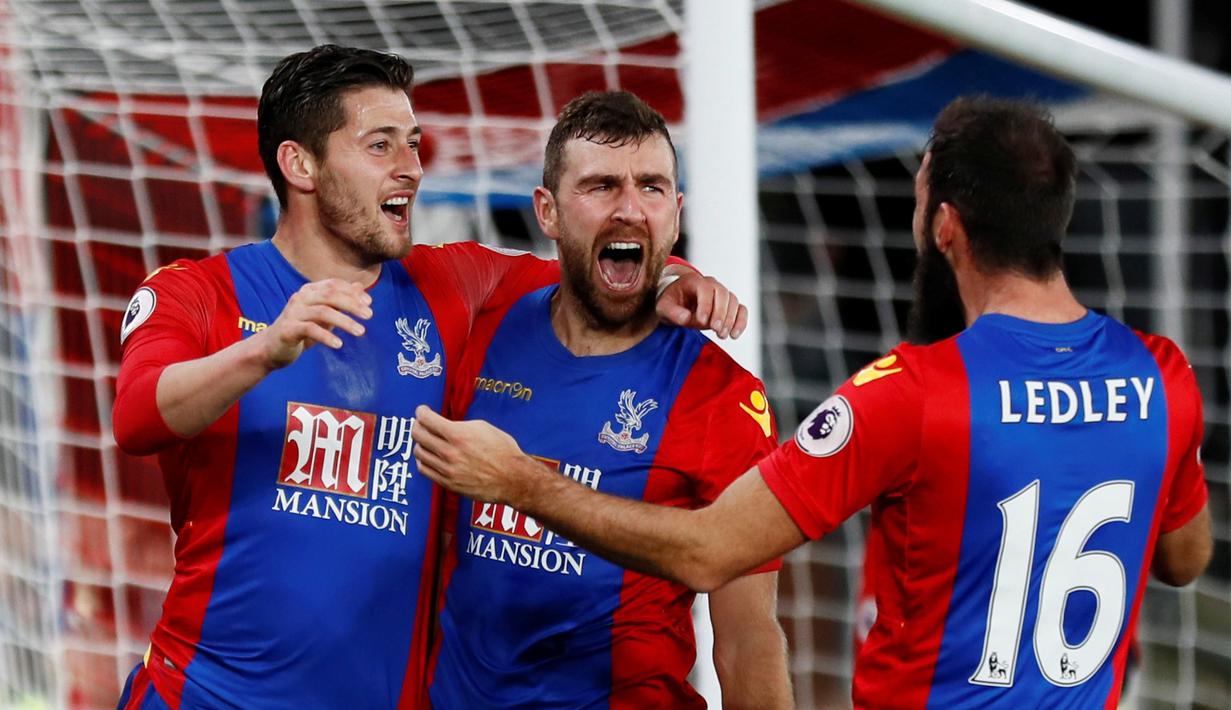 Pada menit ke-66, Crystal Palace menyamakan kedudukan. Umpan Damien Delaney diteruskan tembakan kaki kiri mendatar James McArthur yang tak mampu dihentikan kiper MU, David de Gea. (Reuters/Stefan Wermuth).