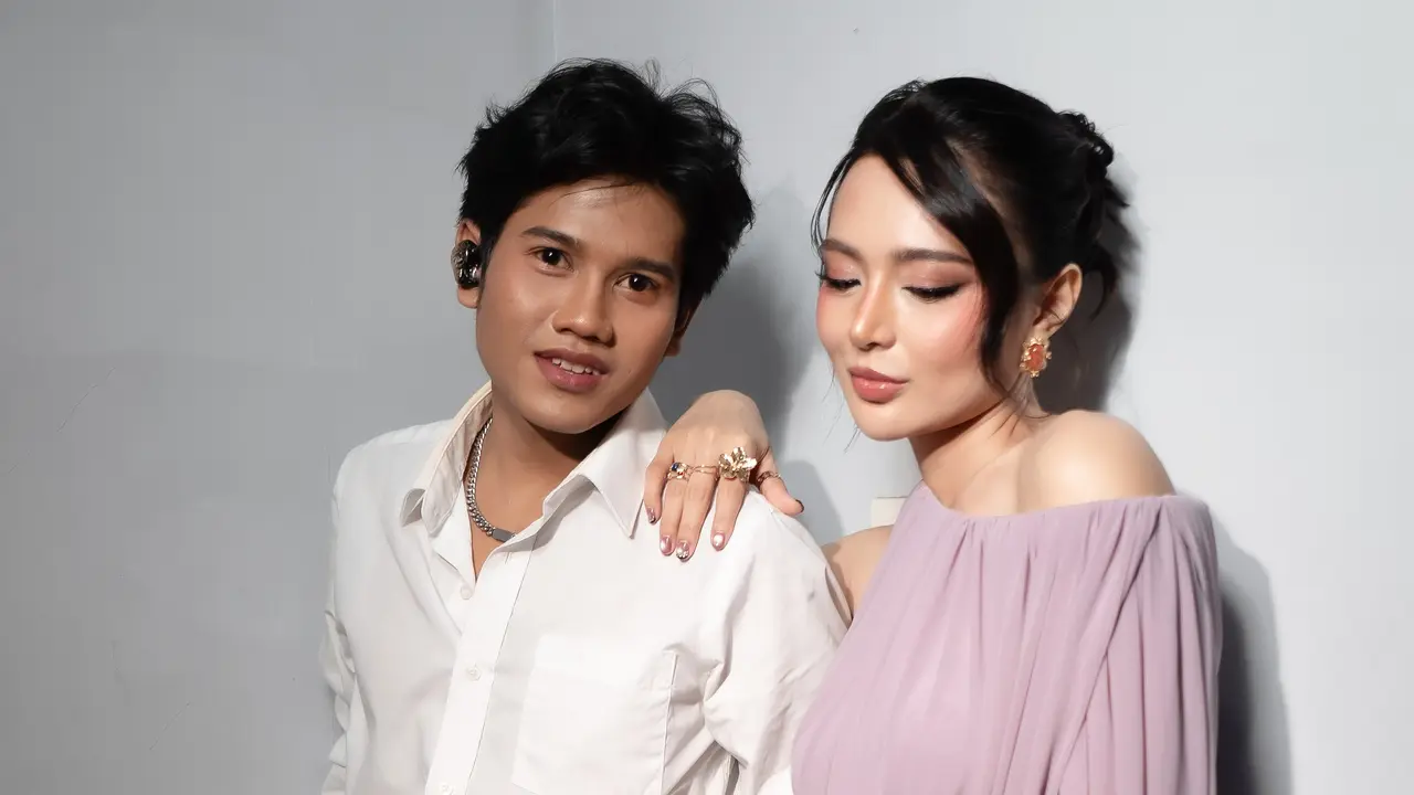 Wika Salim dan Valen