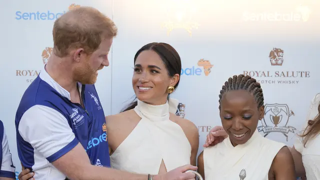 Meghan Markle Cium Bibir Pangeran Harry Usai Pertandingan Polo, Sempat Suruh Perempuan Lain Tak Berdiri di Samping Suaminya