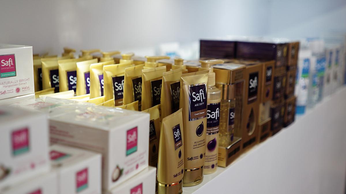 Gadis Bertudung Ini Tampil Yakin Dengan Skincare Halal