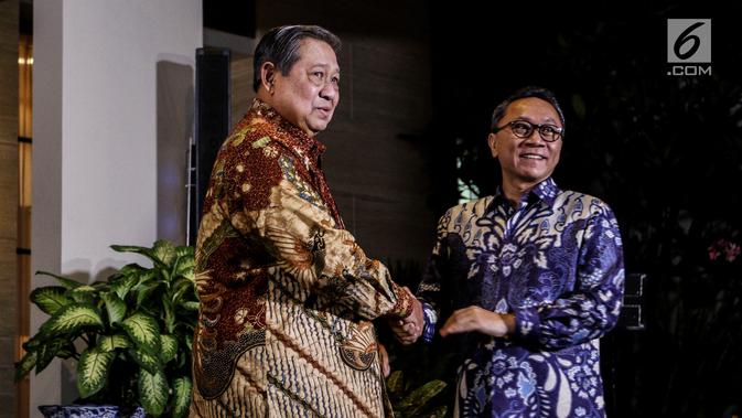 FOTO: Senyum SBY dan Zulkifli Hasan Jelang Pertemuan Tertutup