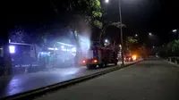Tangsel Semprot Jalan Protokol, Kendalikan Abu Vulkanik