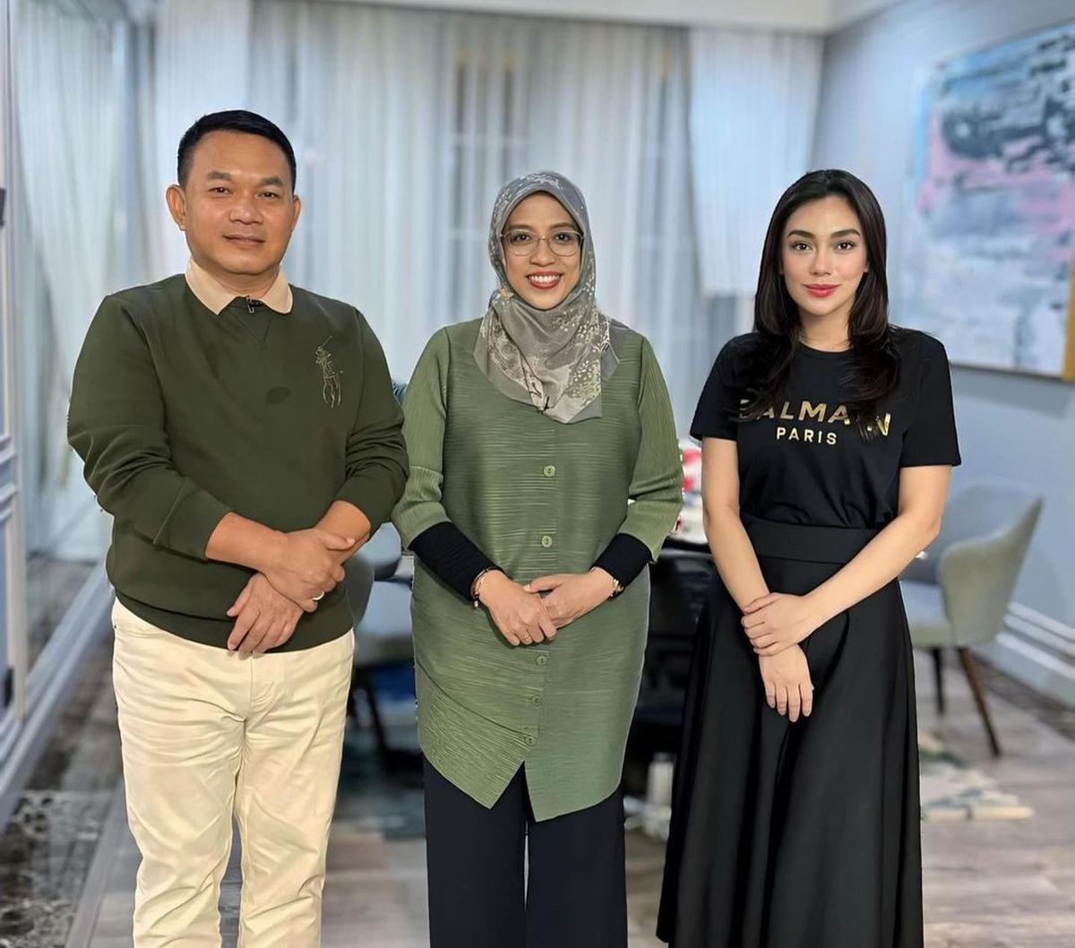 Unggahan Celine seketika ramai dikomentari pengikut instagramnya. Bahkan di antaranya menyoroti penampilan artis cantik berdarah Manado tersebut.