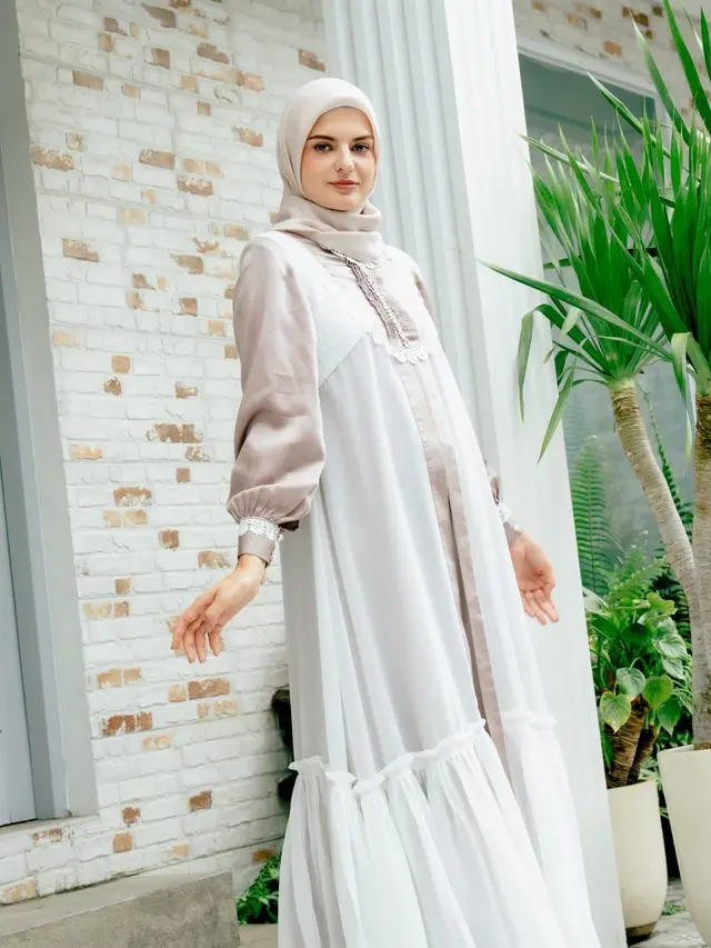 Koleksi busana muslim dari Kolaborasi Desainer Toera Imara dan MYD, credit: MYD