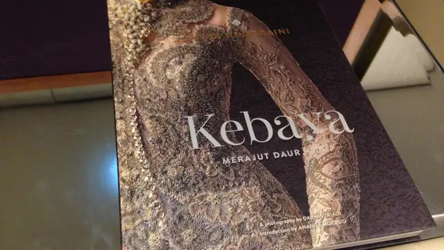 Buku Kebaya - Merajut Daur Hidup