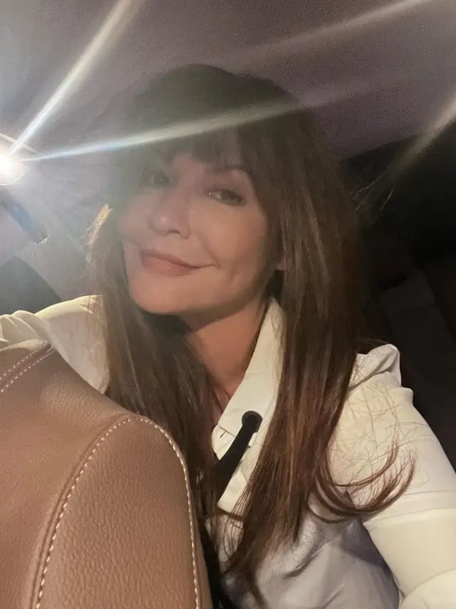 Potret Selfie Tamara Bleszynski