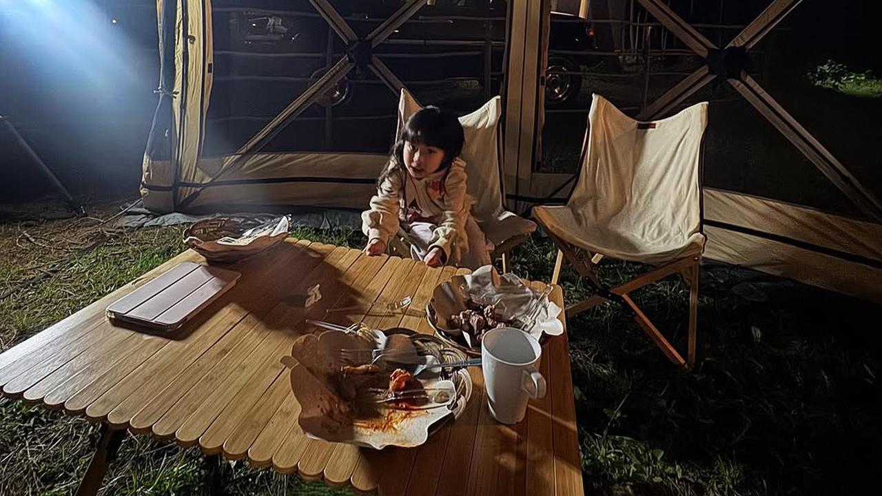 7 Potret Syahnaz Sadiqah Dan Jeje Govinda Ajak Anak Camping, Si Kembar Juga Asyik Berkuda