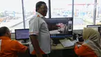 Direktur Operasi dan Sistem Informasi IPC atau PT Pelindo II Prasetyadi menjelaskan sistem penerapan aplikasi Marine Opreating System (MOS) pelayanan kapal pandu atau tunda di Pelabuhan Tanjung Priok, Jakarta, Selasa (12/2). (Liputan6.com/Johan Tallo)