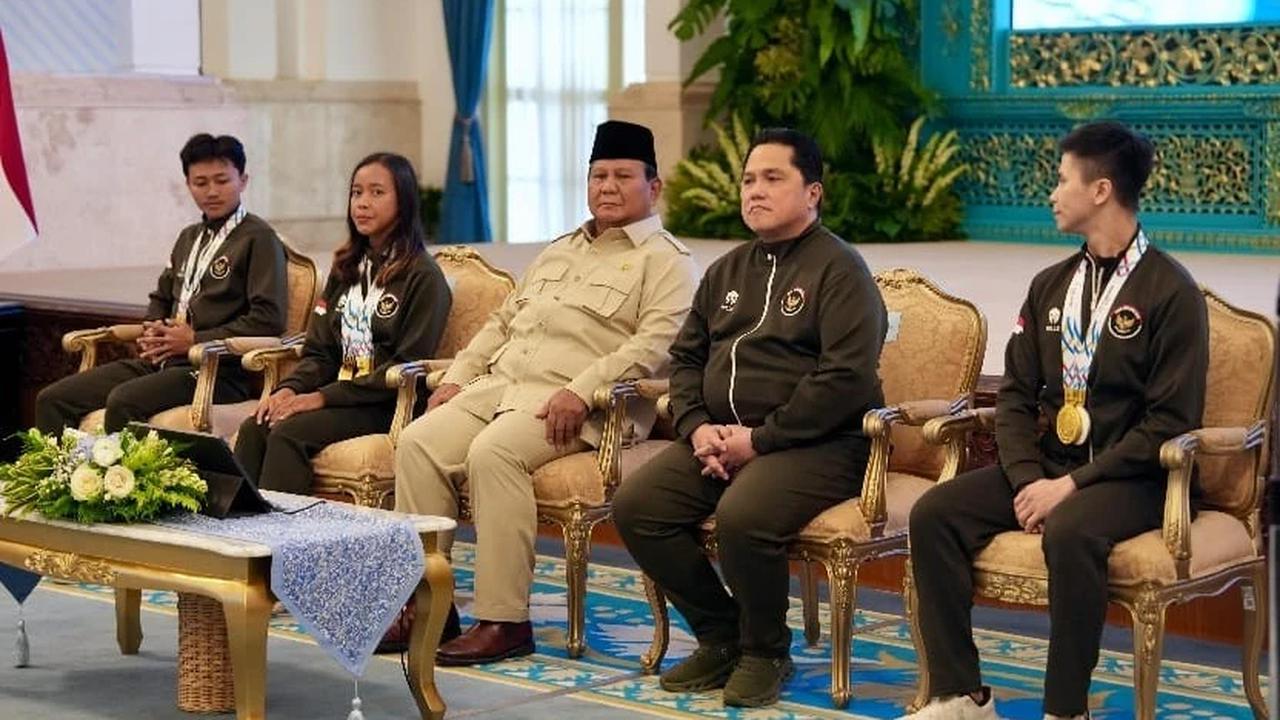 Presiden Prabowo dan Menpora Erick Thohir menerima para atlet