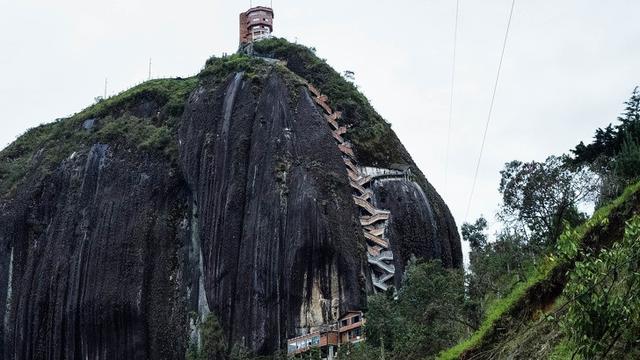 Anti-mainstream, 6 Rumah Ini Dibangun di Tempat yang Tak ...