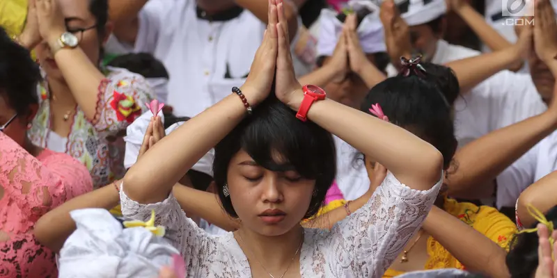 Jelang Perayaan Nyepi, Umat Hindu di Jakarta Jalani Ritual Tawur Kesanga