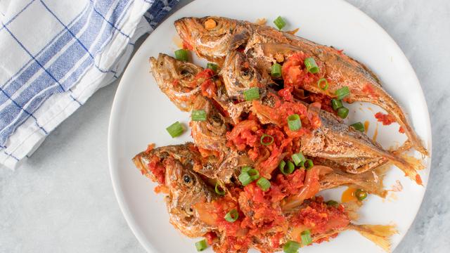 Resep Praktis Ikan Goreng Bumbu Balado Lifestyle Fimela Com
