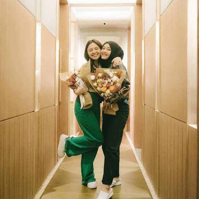 Resmi Pacaran dengan Rizky Febian, Ini 6 Potret Mahalini Raharja dan Putri Delina