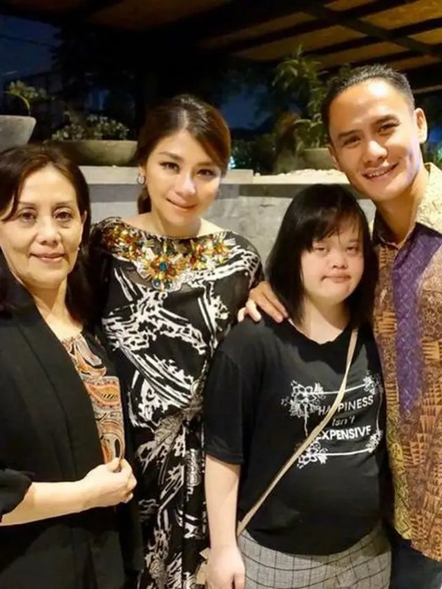7 Potret Kebersamaan Choky Sitohang dan Adik Bungsunya yang Jarang Tersorot