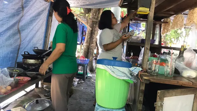 Ilustrasi Ibu Eka Apriliana Dewi, pedagang kaki lima yang sukses di masa pandemi (foto: fimela.com)