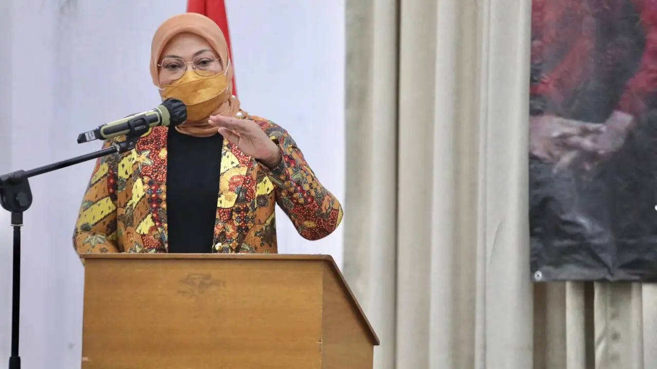 Menaker Ida saat membuka Munas VII Federasi Serikat Pekerja Bangunan dan Pekerjaan Umum Serikat Pekerja Seluruh Indonesia (FSP BPU-SPSI) di Jakarta, Kamis (8/4/2021).