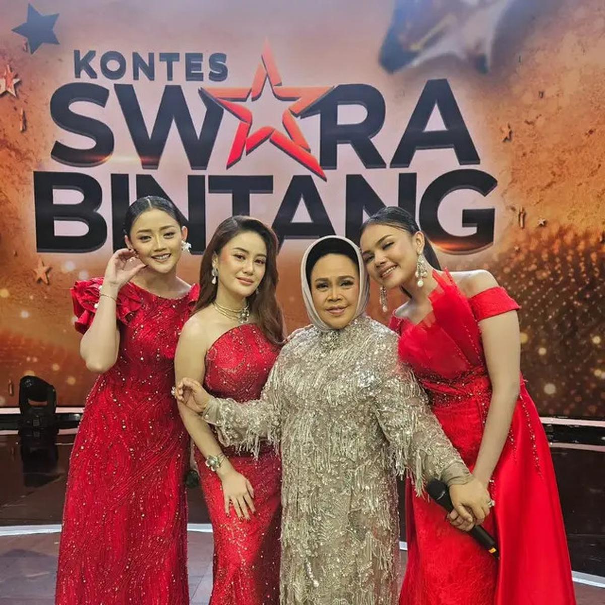 8 Model Gamis Brokat Hetty Koes Endang, Elegan di Setiap Momen