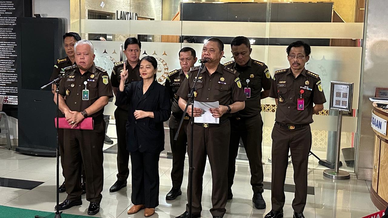 Kejagung Bak Showroom, Terparkir Mobil-Mobil Mewah Advokat Ariyanto Bakri terkait Kasus Minyak Goreng