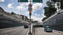 Kendaraan melintasi Underpass Senen Extension, Jakarta, Rabu (2/12/2020). Uji coba tahap dua Underpass Senen Extension guna memantau kondisi lalu lintas yang kerap macet di kawasan tersebut serta perilaku pengendara. (merdeka.com/Iqbal S. Nugroho)