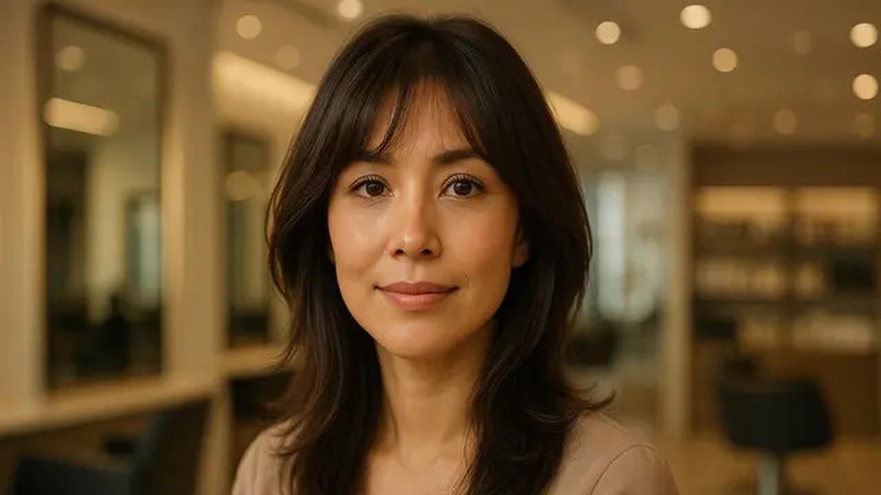 9 Model Rambut Layer untuk Ibu-Ibu Usia 30--40 Tahun agar Wajah Terlihat Tirus, Tampil Fresh di 2025