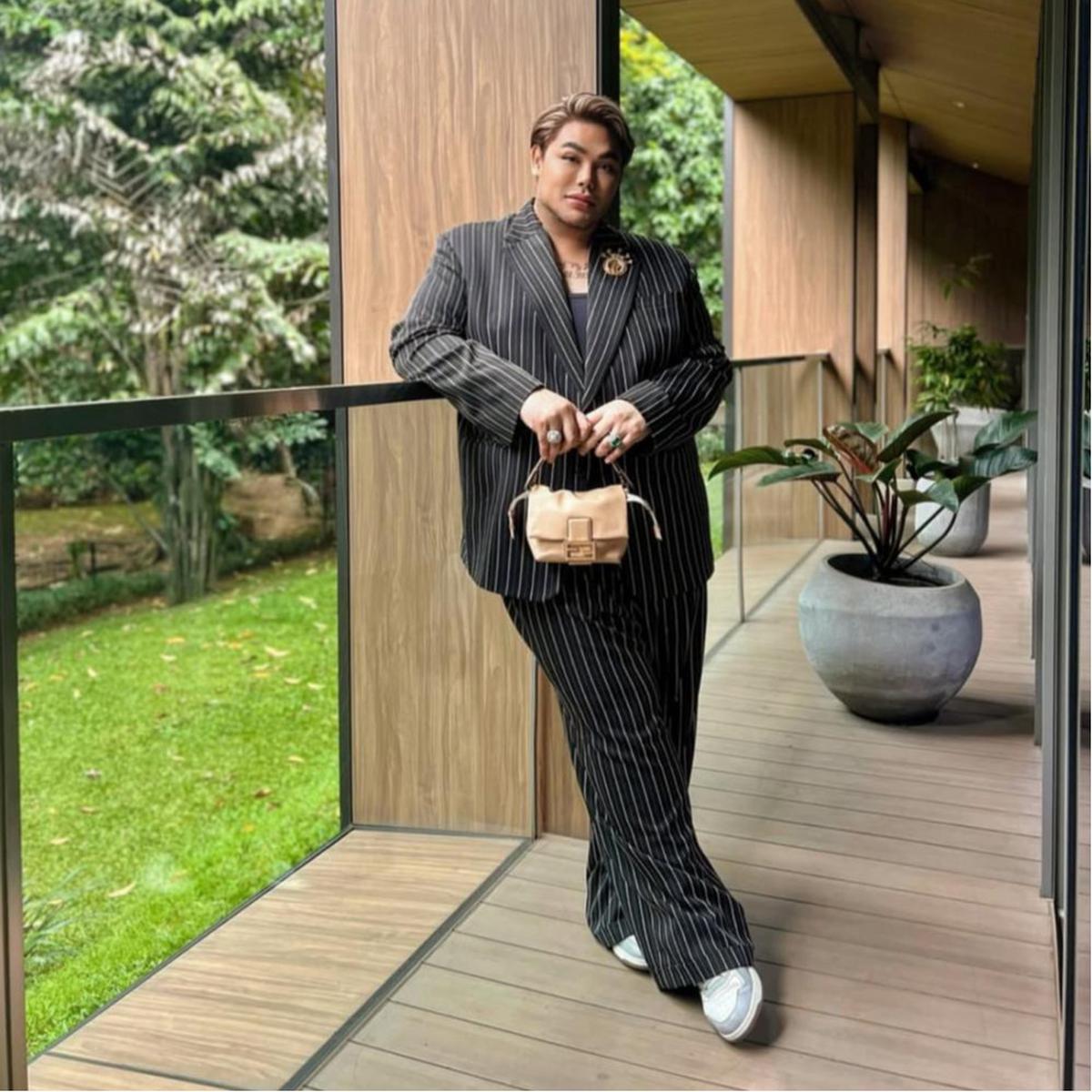 Ivan Gunawan - Ivan Gunawan dan Mandjha Hijab: Desain Glamour dan Elegan