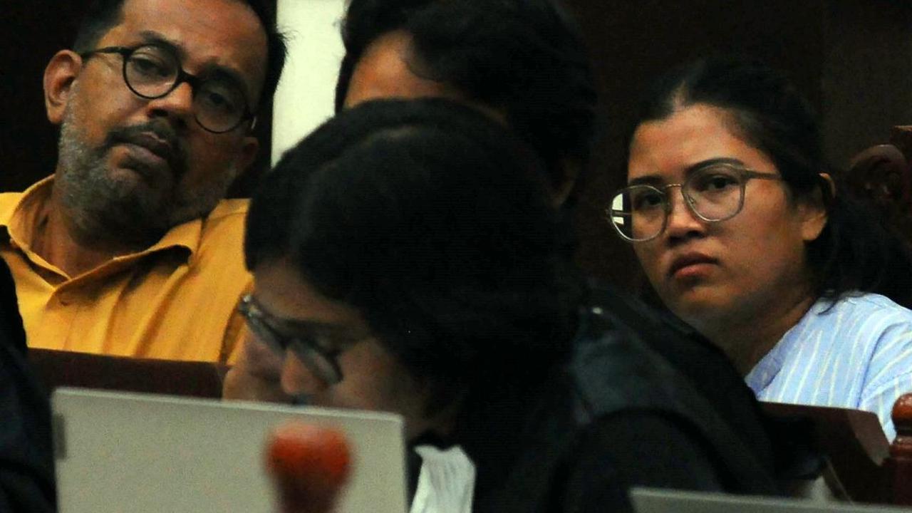 Sidang berlangsung panas saat kubu pengacara Haris Azhar dan Fatia mencecar Heri Wiranto soal bisnis TNI.