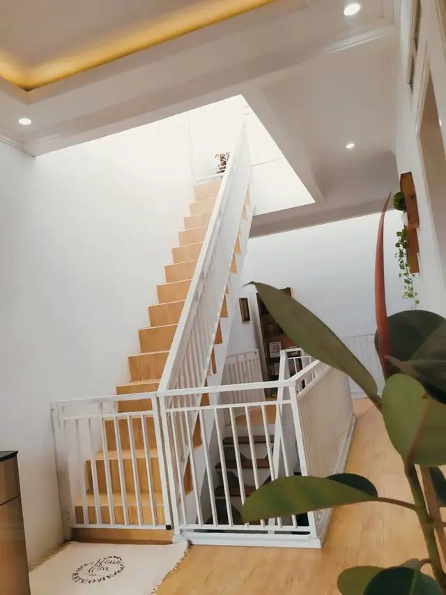 Desain Rumah 3 Lantai dengan Tangga Minimalis