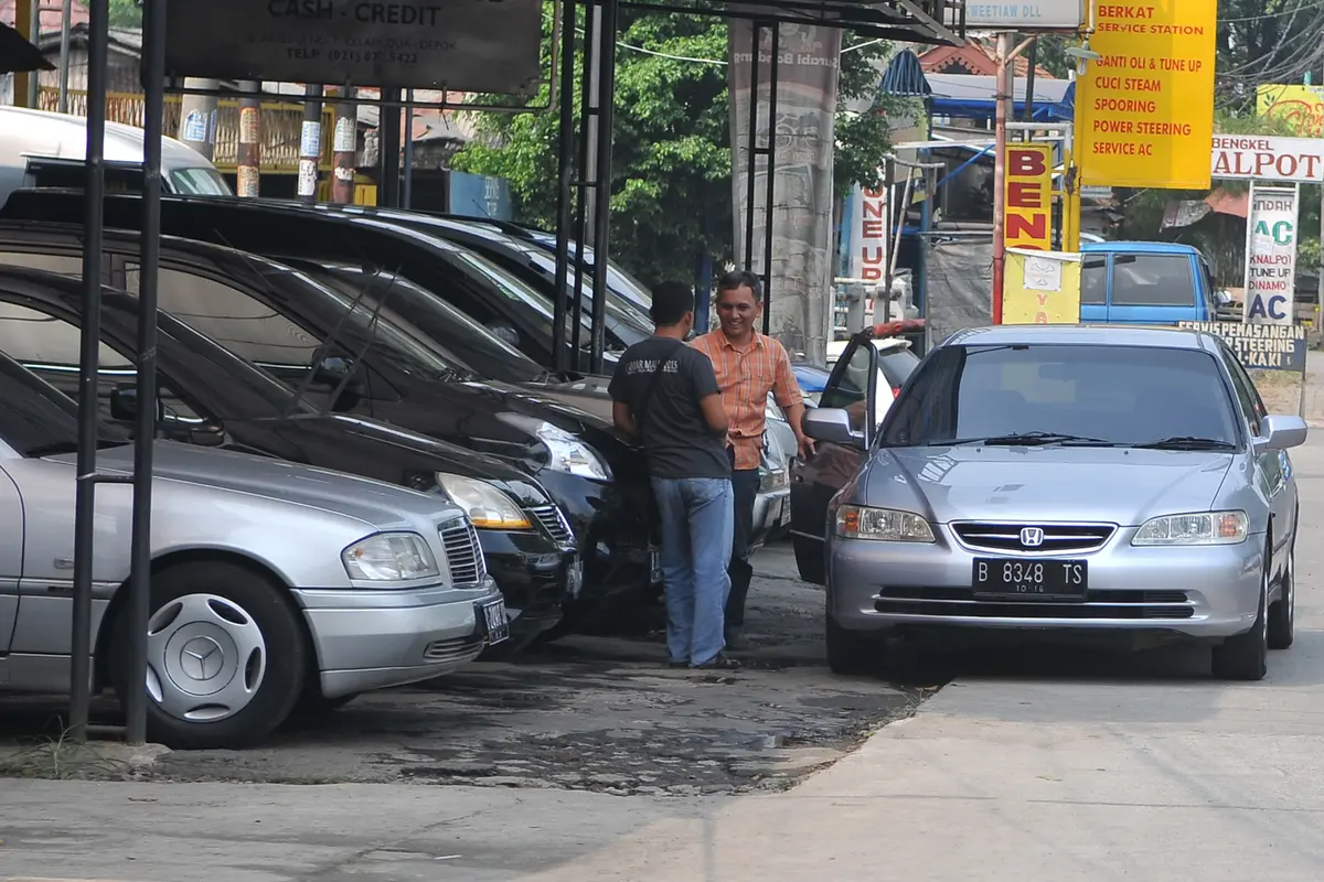 20150701-Permintaan Mobil Bekas Masih Lesu Jelang Lebaran-Depok 5