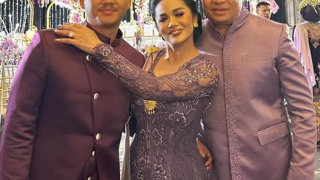 Krisdayanti, Raul Lemos, dan Azriel Hermansyah. (Foto: Dok. Instagram @krisdayantilemos)