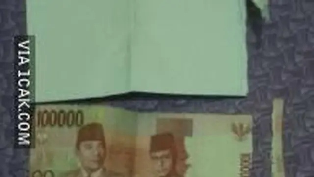 6 Momen Apes Dapat Duit Sobek Ini Nyesek, Sakit Tapi Tak Berdarah