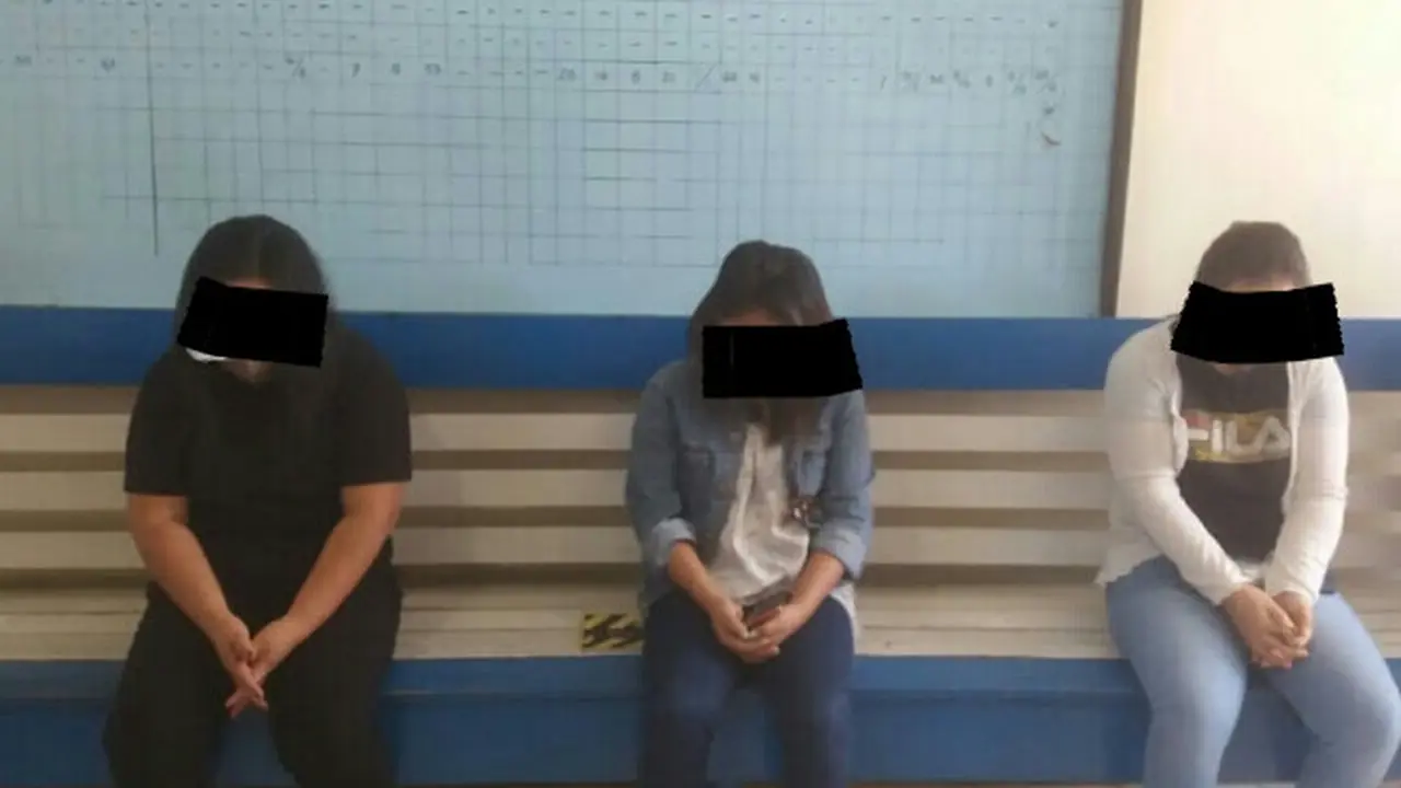 Ketiga perempuan asal Minahasa, Sulut itu berinisial GR, NW dan RR.