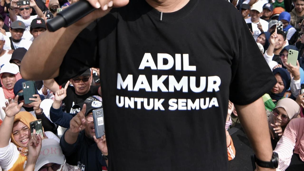 Potret Anies jadi 'Abang' Becak Usai Bertemu Sultan HB X