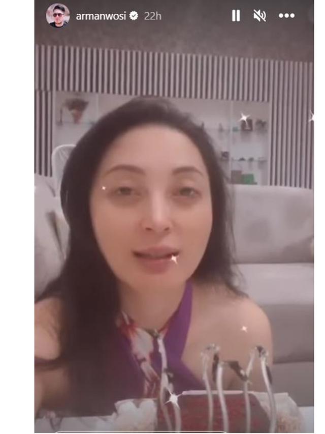 6 Potret Della Puspita Rayakan Ultah Arman Wosi, Ucap Maaf dan Sebut Mulai dari Nol