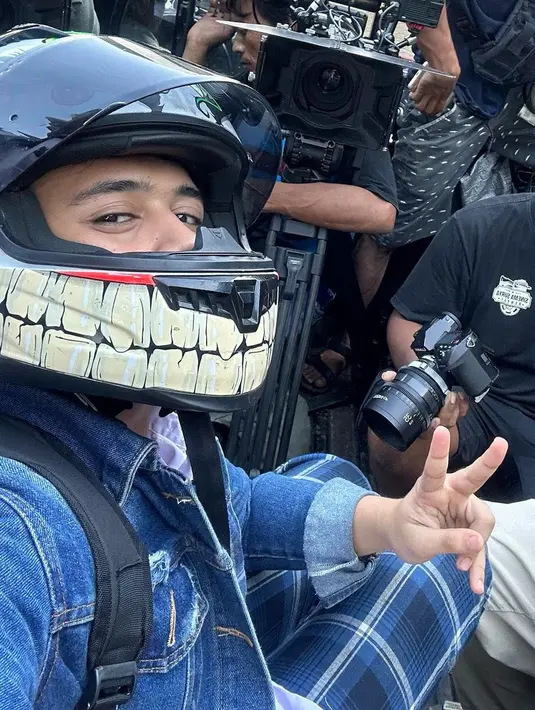 <p>Syuting sejak kecil, hingga kini Nizam Hasan masih menjalani syuting. Nizam makin banyak memiliki penggemar. Banyak penggemar yang memuji berbagai foto yang diunggah. [instagram/nizamhasan342]</p>