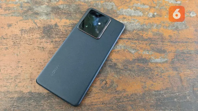 Realme GT 7 yang baru saja meluncur. (Liputan6.com/Agustinus M. Damar)