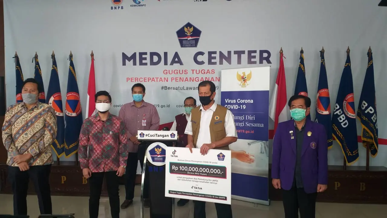TikTok Beri Santunan Rp 100 Miliar untuk Petugas Medis Covid-19