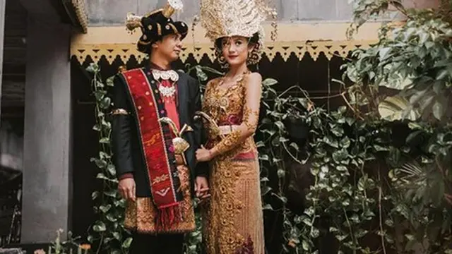 [Bintang] Raditya Dika dan Anissa Aziza