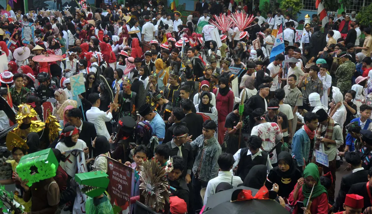 Karnaval ini dalam rangka peringatan HUT ke-79 Kemerdekaan Republik Indonesia. (merdeka.com/Imam Buhori)